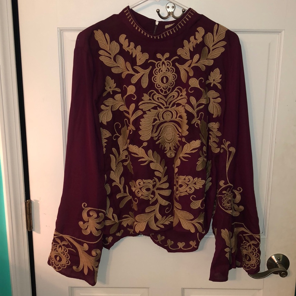 long sleeve top from the BUCKLE